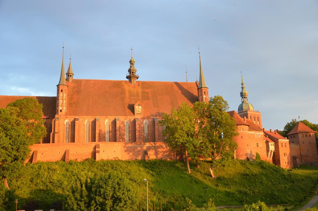 Pod Wzgórzem Bed&Breakfast Frombork Quarto foto